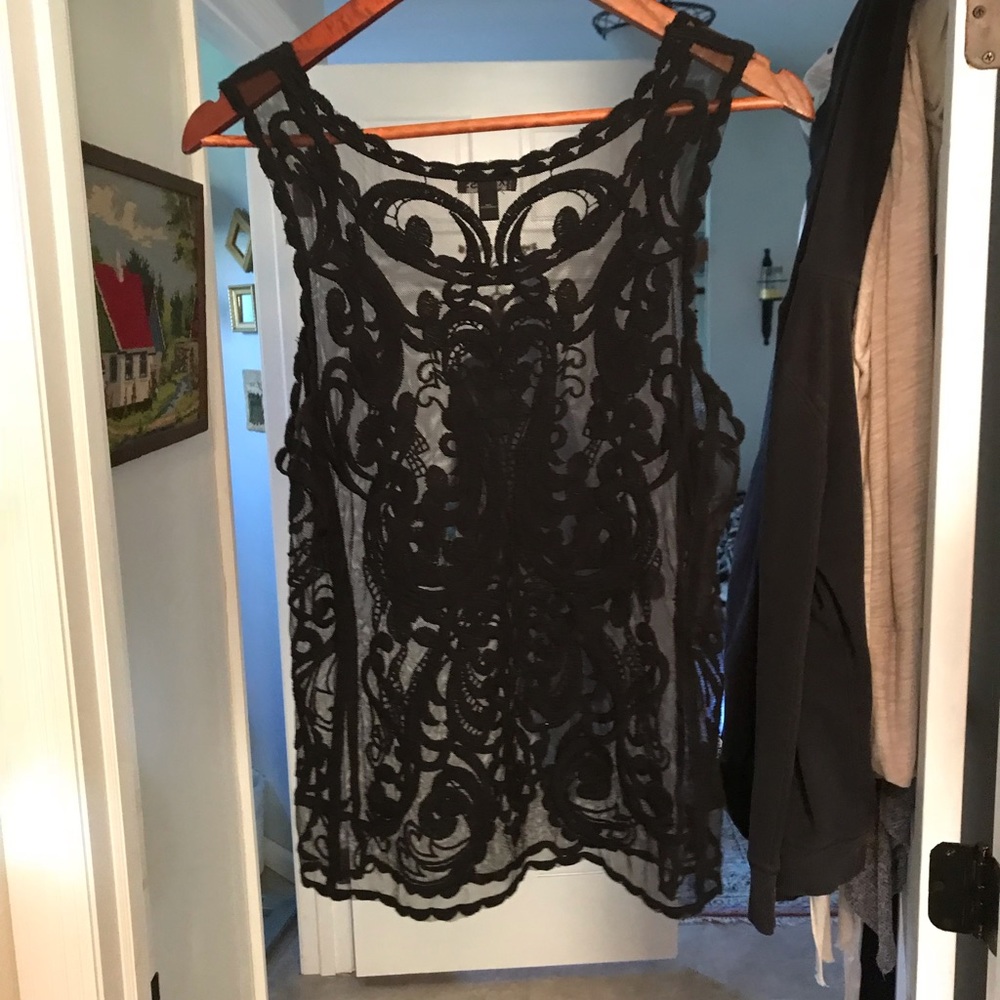 Express Sheer Embroidered Tank - Picture 2 of 5
